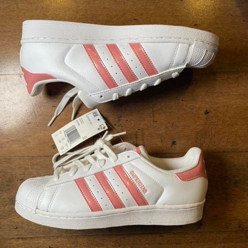 Unworn White &‎ Pink Adidas Superstar Size 6